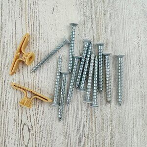 Rubbermaid Homefree Series 12 Screws 2 Wall Anchors Mounting Hardware NEW